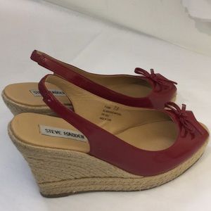 Steve Madden red patten leather wedges